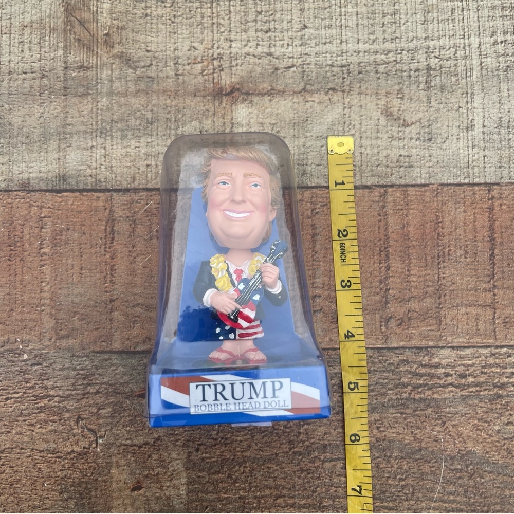 Donald Trump Hawaiian Bobblehead